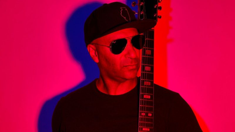 http://www.lea.co.ao/images/noticias/Tom Morello Se um artista faz musica para todos concordarem.jpg
